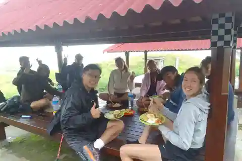 2-Day Mount Rinjani Trekking Summit Tour from Sembalun