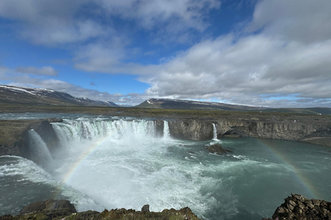 Akureyri: Lake Mývatn Private Day Trip with Pickup