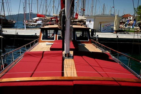 Bodrum: Private Daily Boat Tours with Lunch Included