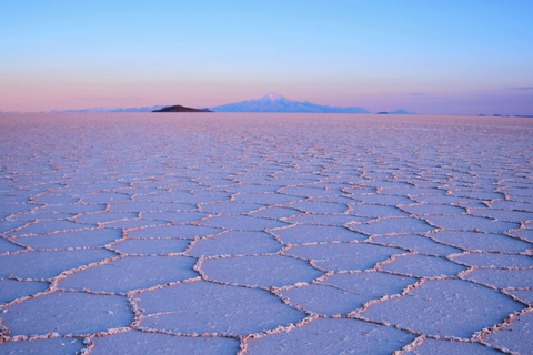 Uyuni: Geführte Tour durch die Salzwüste und den Sonnenuntergang mit Mittagessen