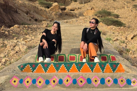 Muscat: Saal Walk Guided Hike with Sunset & City Views Tour
