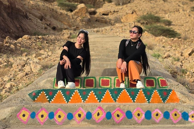 Muscat: Saal Walk Guided Hike with Sunset & City Views Tour