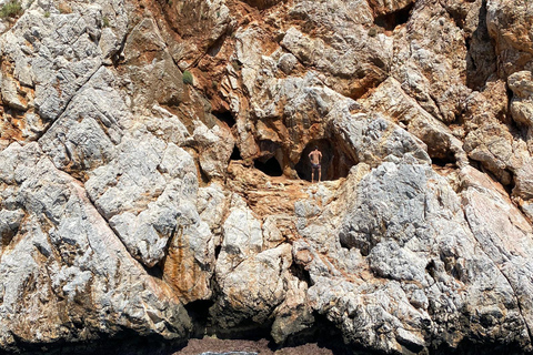 Alanya Pirate Boat – No Music, Free Soft Drinks VIP Alanya Relax Boat Tour: Lunch and Soft Drinks Included