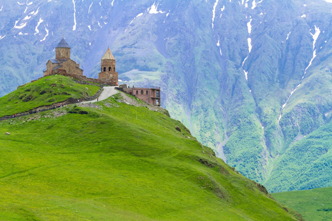 Kazbegi & Gudauri Scenic Photo Day Tour from Tbilisi