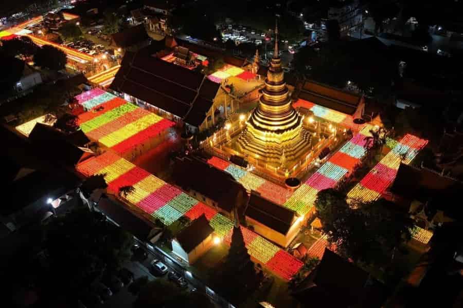 Ab Chiang Mai: Lamphun-Laternenfest mit Transfer. Foto: GetYourGuide Ab Chiang Mai: Lamphun-Laternenfest mit Transfer. Foto: GetYourGuide