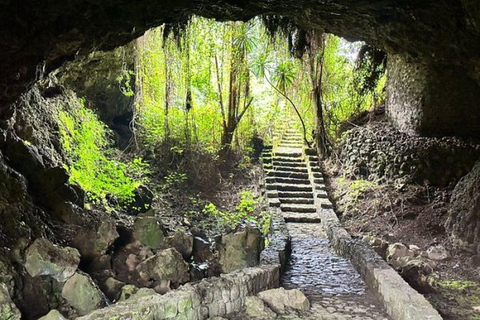 探索穆桑泽：洞穴、大猩猩文化和城市生活之旅探索穆桑泽：洞穴、大猩猩、文化和城市生活之旅