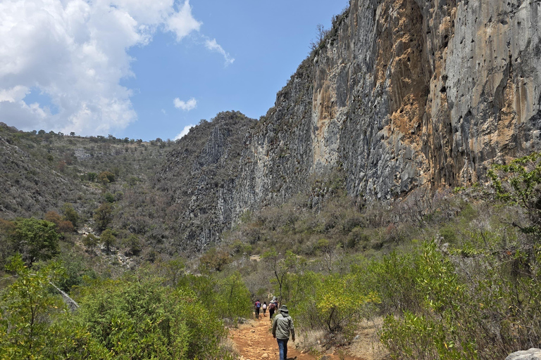 Santiago Apoala: Tour of Waterfalls, Twin Cliffs, and Enchanted Lagoon Hike Santiago Apoala: Tour to Waterfalls, Twin Cliffs, & Enchanted Lagoon Hike