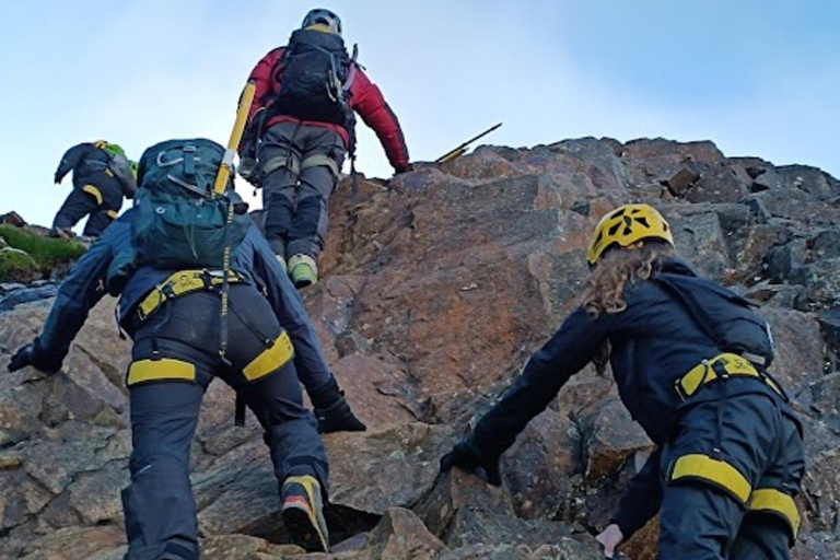 Huaraz : Journée complète au sommet de San MateoHuaraz : Journée complète au Nevado Mateo