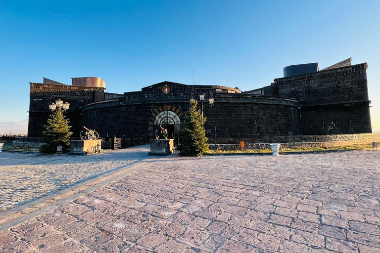 From Yerevan: Gyumri Day Trip with Black Fortress