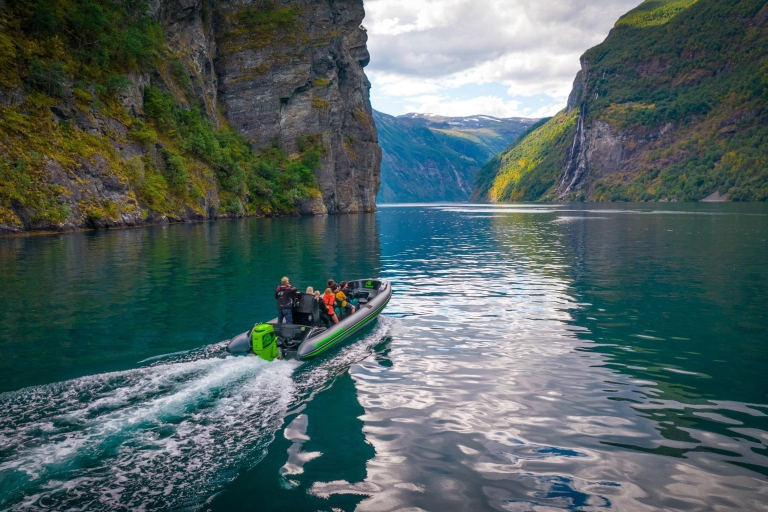 Geiranger: Wycieczka z przewodnikiem łodzią po Geirangerfjord