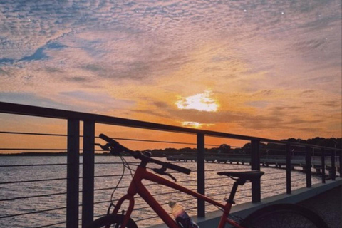 Shanghai: Zhujiajiao Water Town & Yuandang Lake Cycling Trip