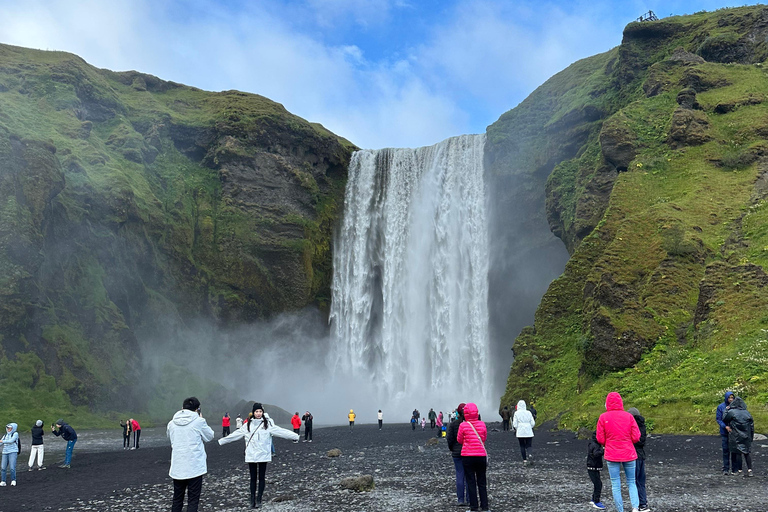 South Coast Private Tour, Waterfalls & Black Sand Beach South Coast Private Tour with Waterfalls & Puffins