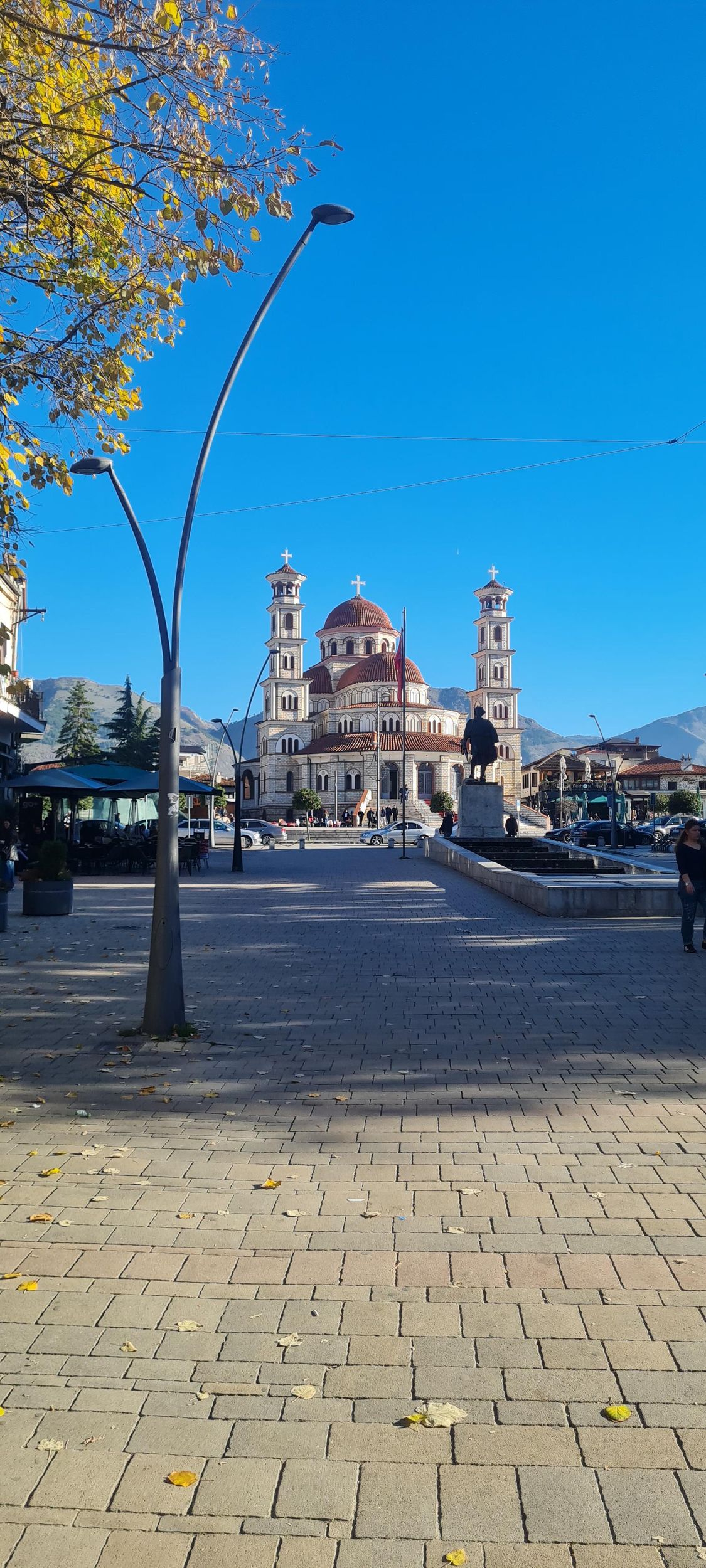 Korçë: Rundgang mit altem Basar und Kathedrale