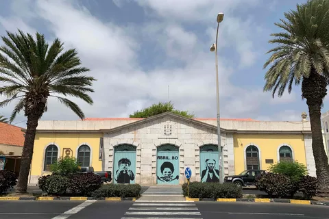 The best of São Vicente: island and city tour with live music