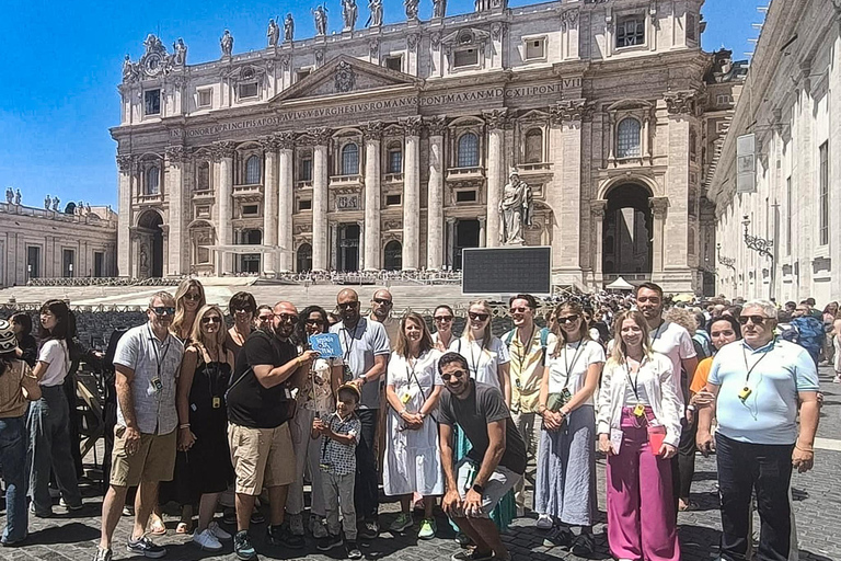 St. Peter's Basilica: Guided Tour with Priority access St. Peter's Basilica French Guided Tour