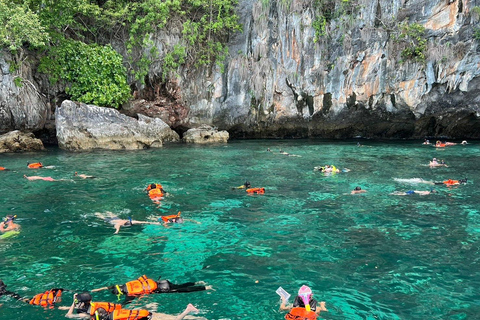 7 wysp łodzią motorową do zmierzchu z KrabiMiejsce spotkania przy molo Nopparat Thara w Ao Nang