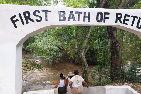 Visita ao Castelo de Cape Coast e ao rio Assin Manso Slave