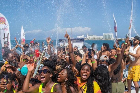 Punta Cana: Party Boat Cruise with Snorkeling & Open Bar