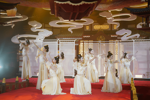 Guangzhou: Xinghe Yue Banquet Imperial Feast Lunch (Row 5 · No Makeup/Costume)