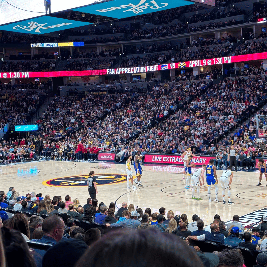 Denver: Denver Nuggets NBA Pelilippu Ball GetYourGuide