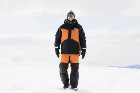 Levi: Alquila conjuntos de ropa de invierno