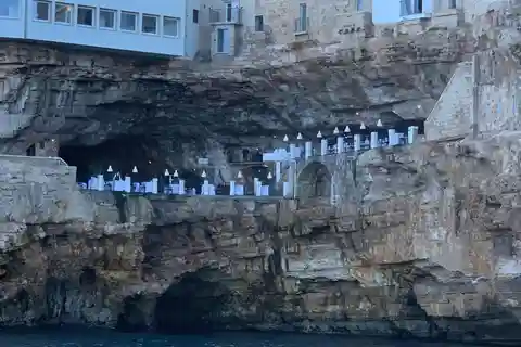 Tour in barca(Monopoli-Polignano) con sosta bagno e aperitiv