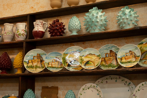 Squillace: traditional ceramic workshop with scratchboard technique Squillace: traditional ceramic workshop with sgraffito