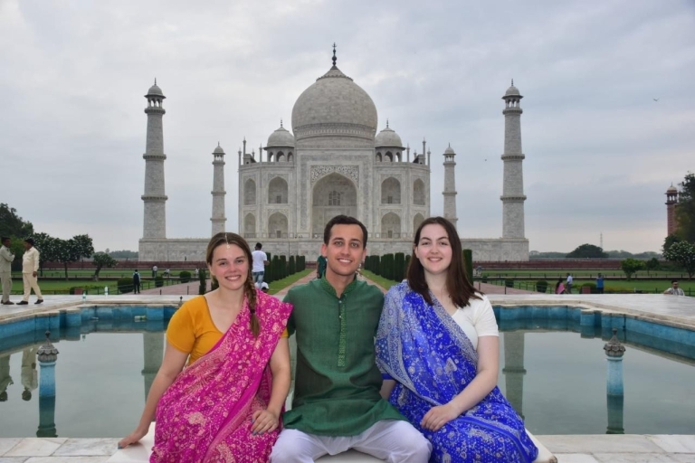 Delhi/Agra : Visite privée du Taj Mahal et du Fort d'Agra en voitureAu départ de Delhi, visite avec voiture climatisée, chauffeur, guide et droits d'entrée.