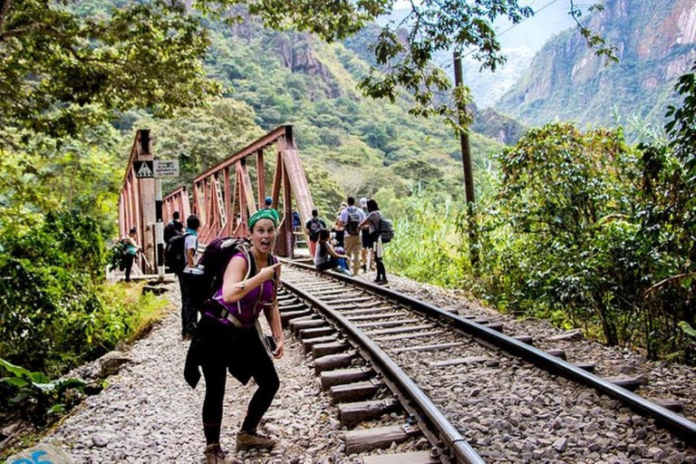 From Cusco: 4-Day Salkantay to Machu Picchu Trek with Meals 4-Day Salkantay Trek (Option 2: Tourist Train)