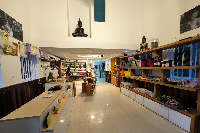 Siem Reap Lotus Silk Farm Tour with Pick Up downtown Siem Reap : Ferme de Soie de Lotus - Visite Guidée Francaise