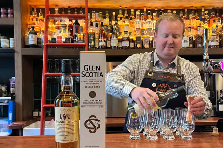 Abendessen und geführte Tour mit deinem persönlichen schottischen Sommelier
