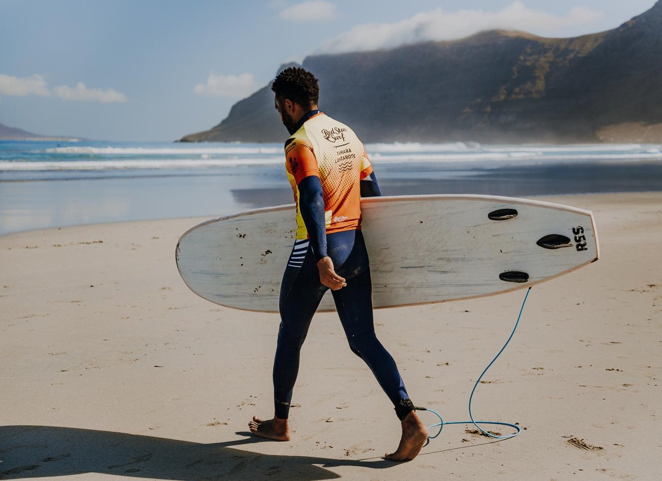 Lanzarote: Famara Beach Surfing lektion for alle niveauer