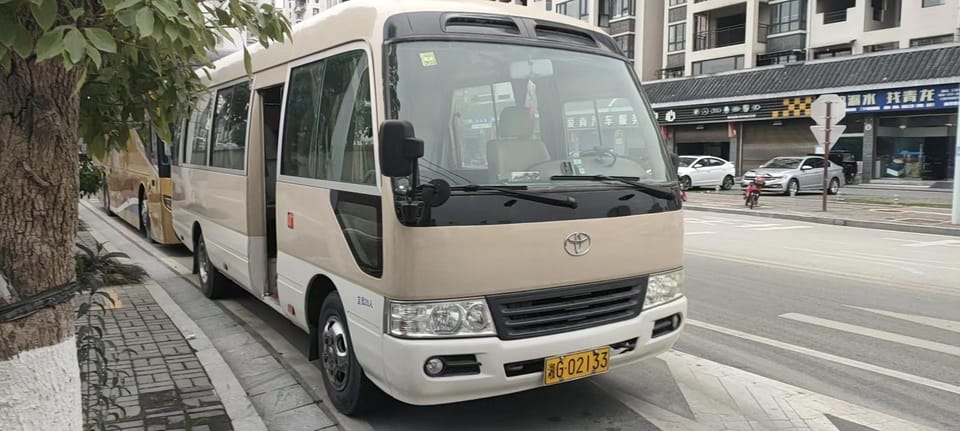 Pick Up Service From Zhangjiajie Airport to Wulingyuan Area - Housity