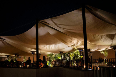 Arabskie noce pod gwiazdami: taras na dachuArabskie noce pod gwiazdami: mezze na dachu i mistyczny pokaz