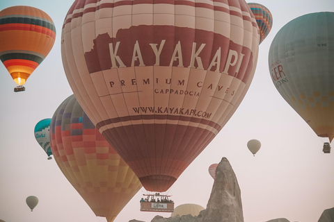 Rouge (Nord) Tour de la Cappadoce avec déjeuner et billetsVisite guidée en groupe avec guide, déjeuner et billets d&#039;entrée