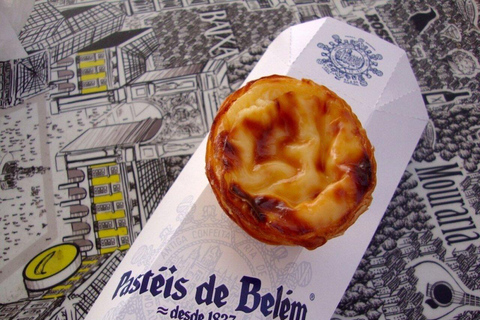 Lisbon: Private full Day Sightseeing tour by tuk-tuk.