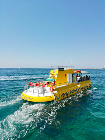 Paphos: Yellow Sub Swim Cruise with Turtle Watching & Drinks