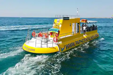 Paphos: Yellow Submarine Swim Cruise with Unlimited Drinks