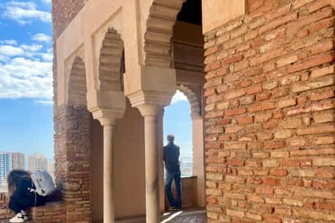 Alcazaba de Malaga : billet et visite autoguidee creee par un guide officiel local