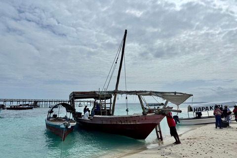 Zanzibar: Pungume island snorkeling and Sandbank with Lunch Tour with hotel pick up and drop-off