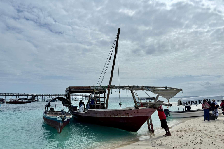 Zanzibar: Pungume island snorkeling and Sandbank with Lunch Tour with hotel pick up and drop-off