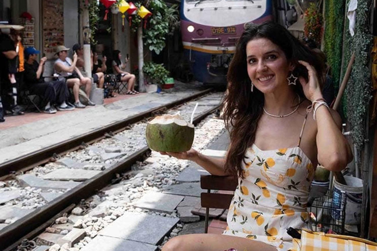 Hanoi’s French Quarter Tour and Train StreetPrivate Tour