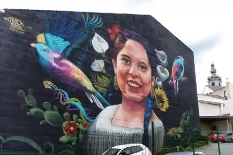 Mons: Guided tour Art lives in the city