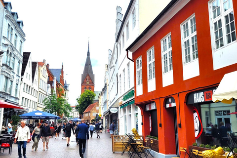 Flensburg: Spokojny spacer po historycznym Starym Mieście i porcie