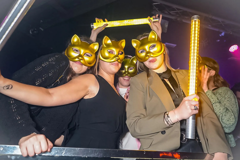 Valência: experiência guiada de pub crawl com entrada em discotecaValência: Experiência guiada de pub crawl com entrada em discoteca