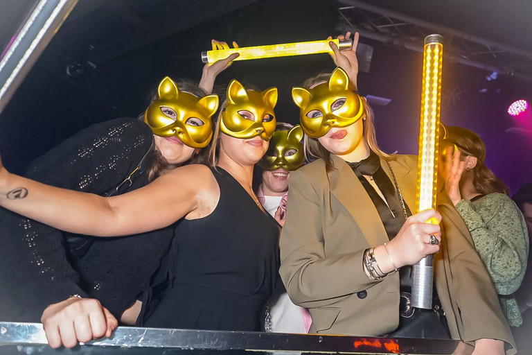 Valência: experiência guiada de pub crawl com entrada em discotecaValência: Experiência guiada de pub crawl com entrada em discoteca