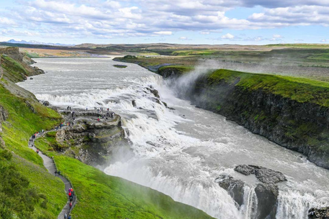 Walvisspotten en Golden Circle-tour van een hele dag vanuit Reykjavik