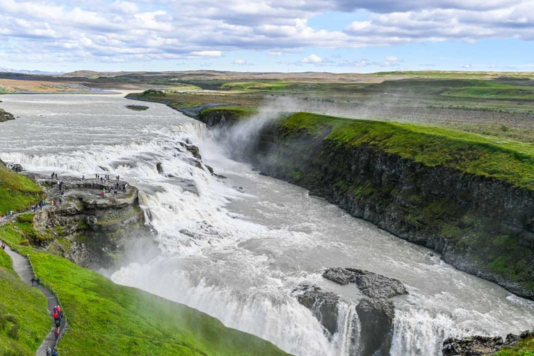 Ganztägige Walbeobachtung & Golden Circle Tour ab Reykjavik