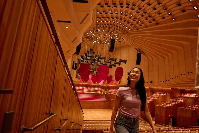 Sydney: Opera House Guided Tour In Your Language