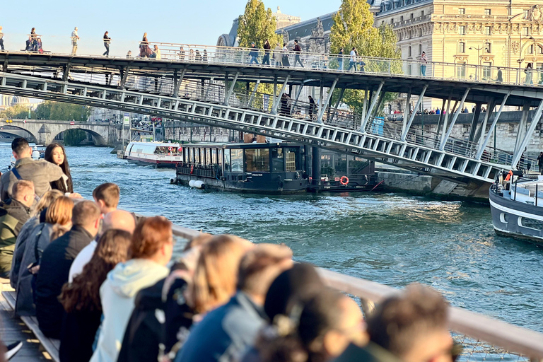 Paris: Seine River Sightseeing Cruise with Parisian Macaron Paris: Seine Day/Evening Cruise & Macaron Experience